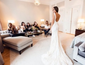 A ruhapróbák varázsa: különleges élmény várandós menyasszonyoknak